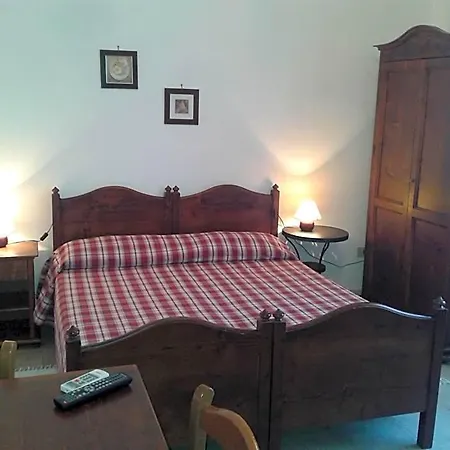 Ξενοδοχείο με διαμερίσματα Gnura Momma 3*