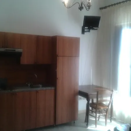 Ξενοδοχείο με διαμερίσματα Gnura Momma