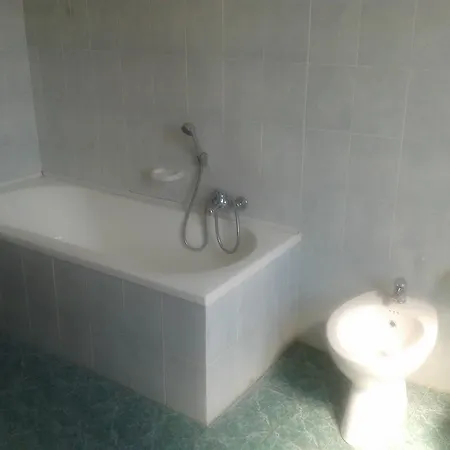 Ξενοδοχείο με διαμερίσματα Gnura Momma